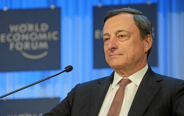 Les spéculations vont bon train parmi les gérants sur les lapins blancs que Mario Draghi, alias ''Super Mario'', pourrait sortir de son chapeau jeudi. Crédit image : World Economic Forum / Flickr-Wikimedia / CC-BY-SA.