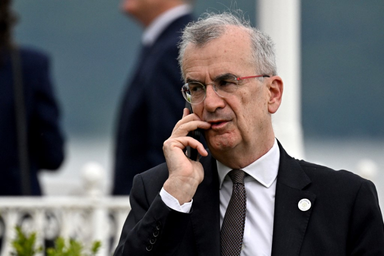 François Villeroy de Galhau à Stresa, en Italie, le 24 mai 2024. ( AFP / GABRIEL BOUYS )