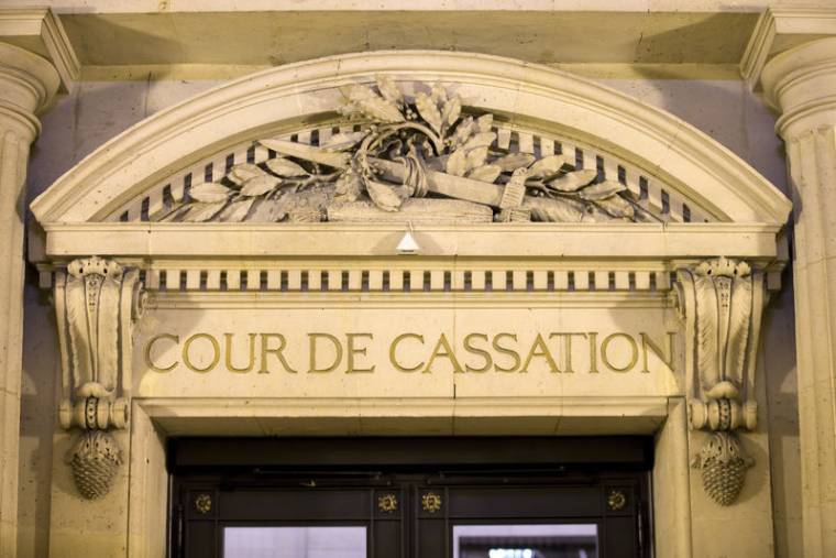 FRANCE: LA JUSTICE REQUALIFIE UN TRAVAILLEUR DE PLATE-FORME EN SALARIÉ