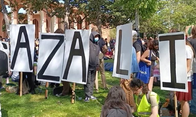 Les manifestations pro-palestiniennes se poursuivent sur les campus américains