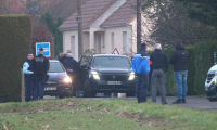 Monique Olivier arrive à l'ancien domicile de Lydie Logé