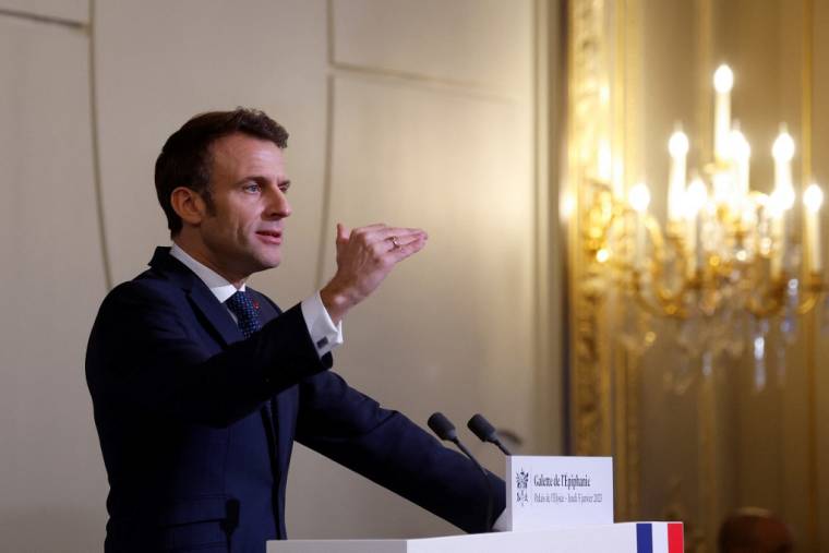 Emmanuel Macron à Paris, le 5 janvier 2023. ( POOL / YOAN VALAT )