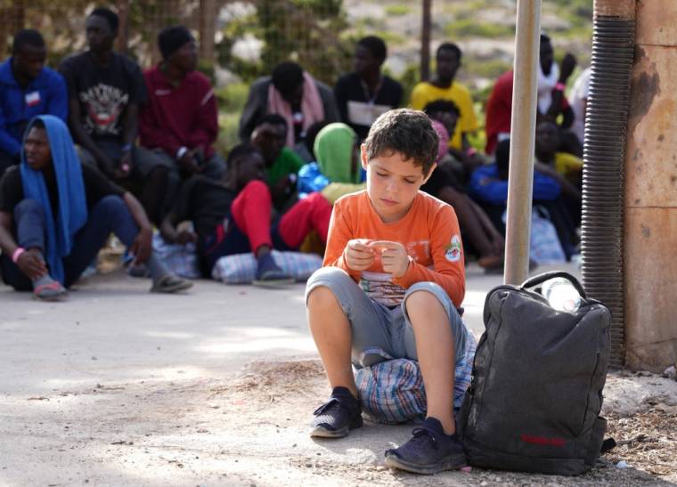 La présidente de la Commission européenne Ursula von der Leyen a présenté, dimanche à Lampedusa, un plan d'urgence pour aider l'Italie à gérer l'afflux de migrants.  ( AFP / ZAKARIA ABDELKAFI )