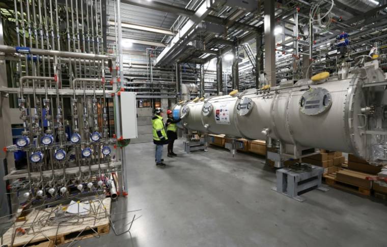Test d'un cryomodule, assemblé par le CEA et destiné à l'accélérateur de l'ESS, la future source européenne de neutrons à Lund, le 26 avril 2024 en Suède ( AFP / Emmanuel DUNAND )