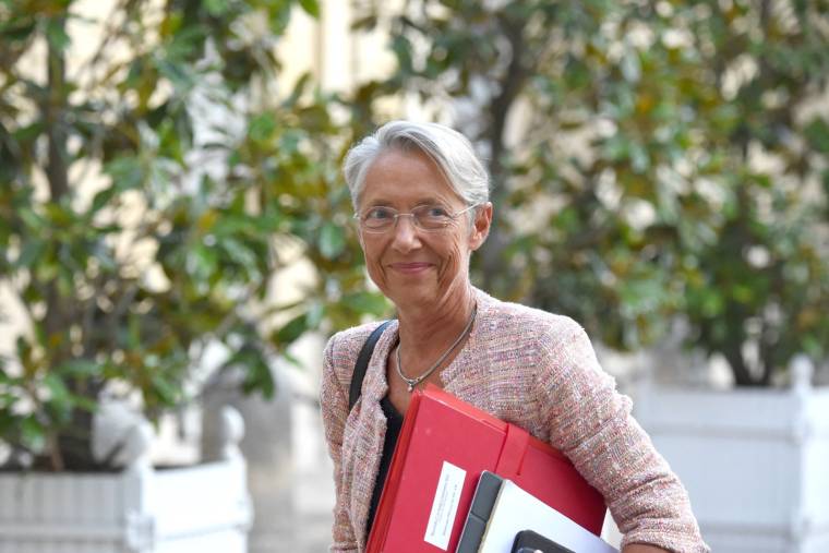 La ministre du Travail Elisabeth Borne, le 2 septembre, à Matignon. ( AFP / ERIC PIERMONT )