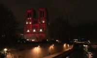 Notre-Dame de Paris illuminée en rouge pour alerter sur les persécutions des chrétiens