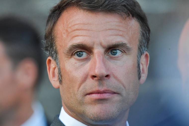 Emmanuel Macron, au Mont-Saint-Michel, le 5 juin 2023 ( AFP / JEAN-FRANCOIS MONIER )