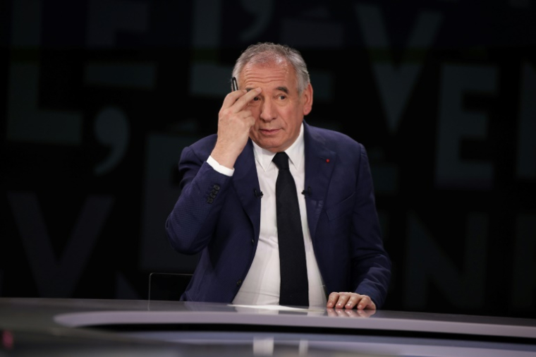 Le Premier ministre François Bayrou sur le plateau de l'émission "L'Evénement" sur France 2, le 19 décembre 2024 à Paris ( AFP / Valentine CHAPUIS )