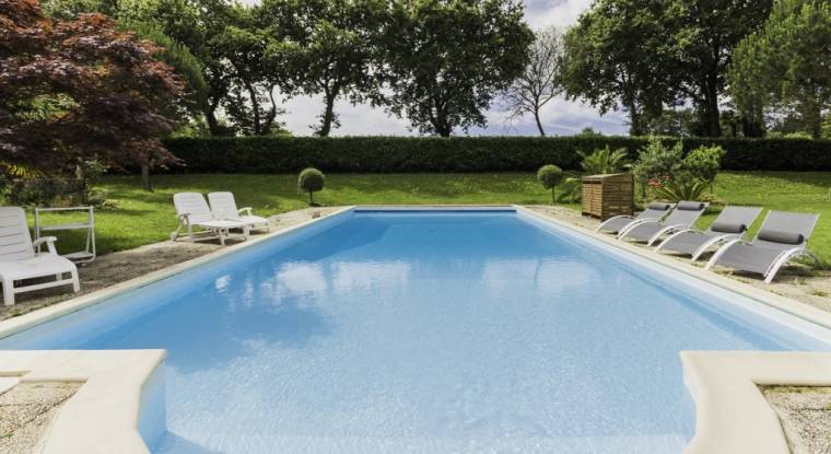 Une piscine peut apporter jusqu'à 10% de valeur à votre maison. (© cc Styshade)