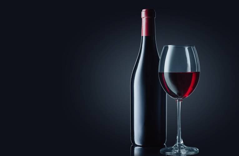 Comment se constituer une cave à vin ? (Crédits photo : Shutterstock)
