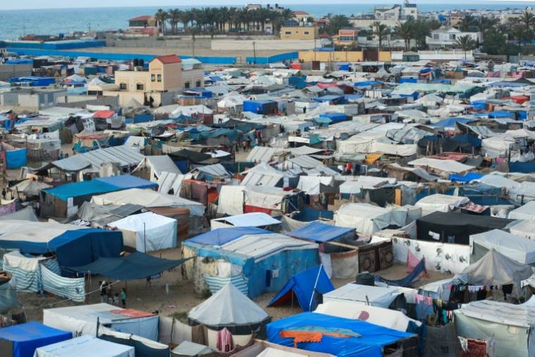 Camp de déplacés palestiniens à Deir el-Balah, dans le centre de la bande de Gaza, le 27 avril 2024 ( AFP / - )