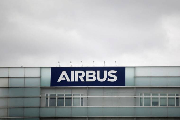 Un logo d'Airbus à l'entrée de l'usine de Blagnac, près de Toulouse.
