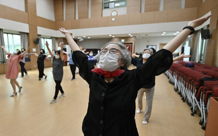 Avec 20% de sa population âgée de 65 ans et plus, la Corée du Sud est devenue une "société très âgée" ( AFP / Jung Yeon-je )