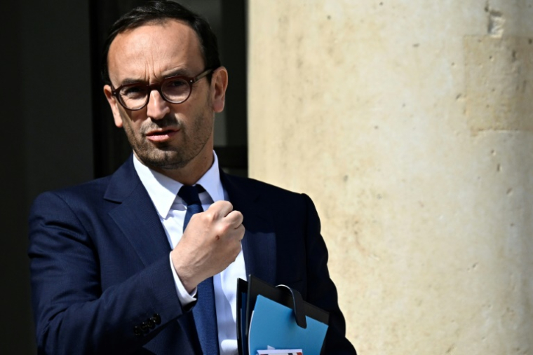 le ministre des Comptes publics Thomas Cazenave, le 12 juin 2024 à Paris ( AFP / JULIEN DE ROSA )