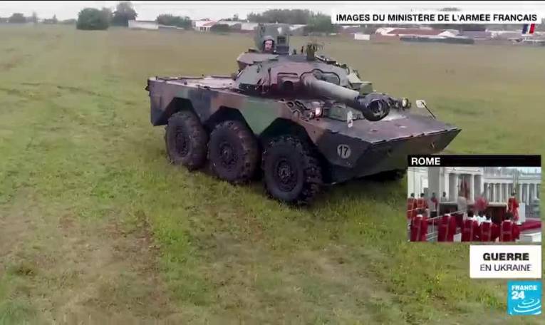Ukraine : Emmanuel Macron a promis l'envoi de chars de combat légers