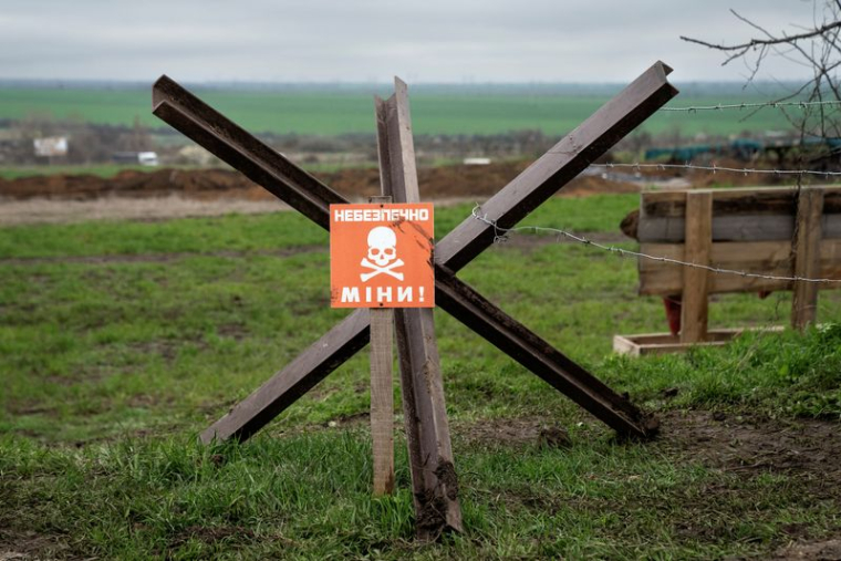 Un panneau avertissant d'un champ de mines à Odessa, en Ukraine