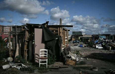 Un bidonville vidé de ses occupants, à Bordeaux, le 19 juillet 2023 ( AFP / PHILIPPE LOPEZ )