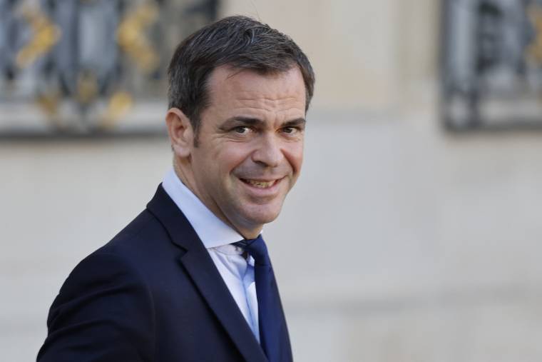 Le ministre de la Santé Olivier Véran, le 27 octobre 2021 à l'Élysée. ( AFP / LUDOVIC MARIN )