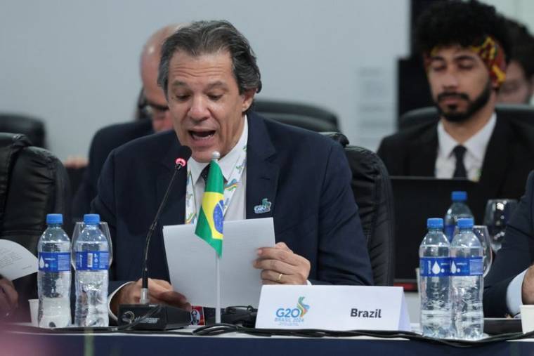 Le ministre brésilien des Finances, Fernando Haddad, s'exprime lors d'une réunion