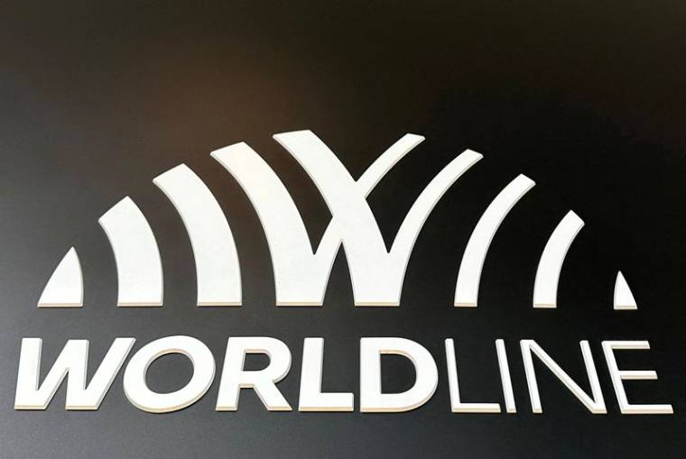 Le logo Worldline au siège de la société dans le quartier d'affaires de La Défense