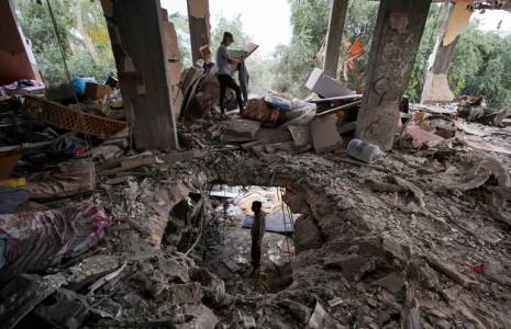 Destructions dans le camp de Bureij, dans le centre de la bande de Gaza, après un bombardement israélien, le 3 juin 2024 ( AFP / Bashar TALEB )