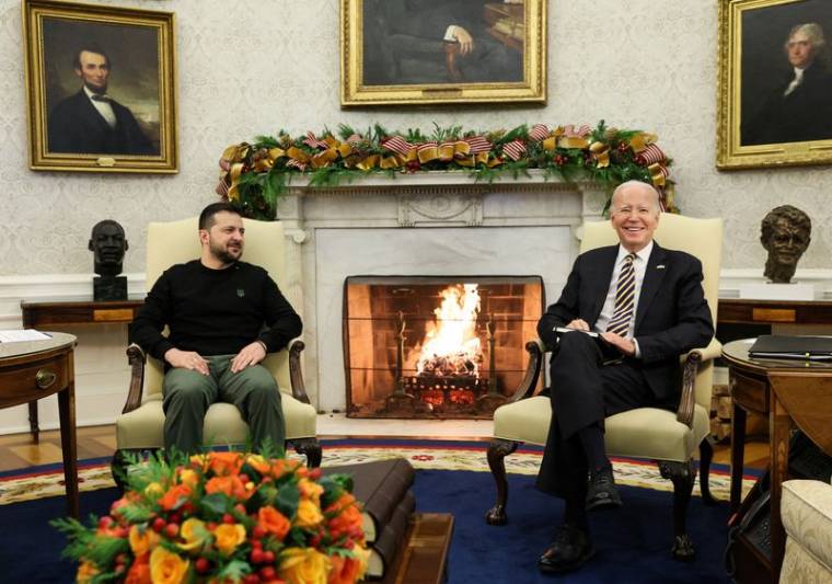 Le président américain Joe Biden rencontre le président ukrainien Volodymyr Zelenskiy à Washington