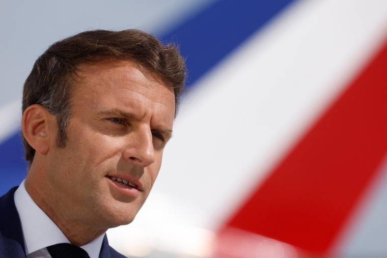 Le président de la République Emmanuel Macron. ( POOL / GONZALO FUENTES )
