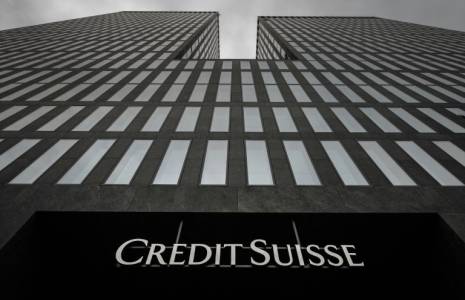 Le logo de Credit Suisse, à Zurich en Suisse, le 23 mars 2023 ( AFP / Fabrice COFFRINI )