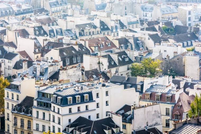 Paris propose une assurance habitation intéressante-iStock-olrat