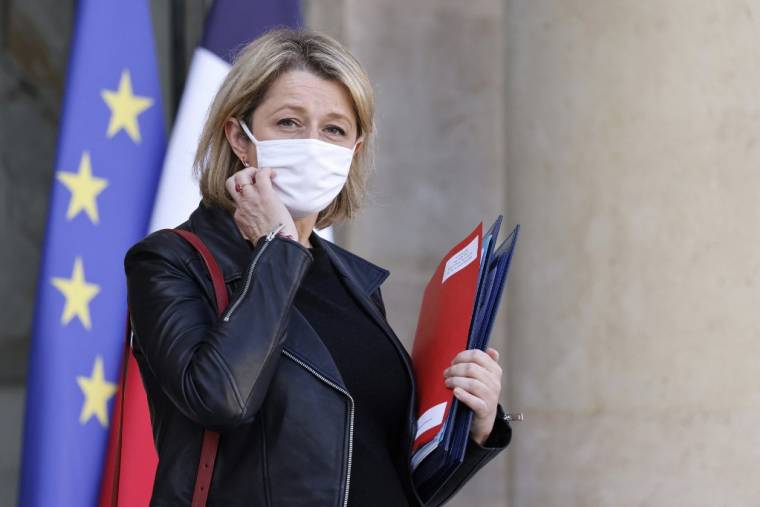 Barbara Pompili à Paris, le 15 février 222. ( AFP / LUDOVIC MARIN )