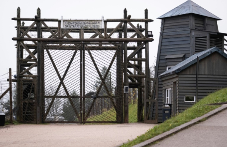 L'entrée de l'ancien camp de concentration Natzweiler aussi appelé Struthof, à Natzwiller dans le Bas-Rhin, le 12 novembre 2024 ( AFP / SEBASTIEN BOZON )