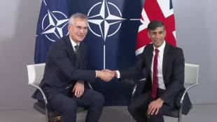 Le dirigeant britannique Sunak rencontre le chef de l'OTAN Stoltenberg à Varsovie
