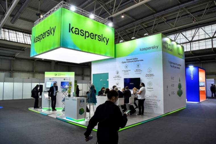 Le stand de la société russe de développement de logiciels antivirus Kaspersky Lab, au Mobile World Congress à Barcelone, le 28 février 2022 ( AFP / Pau BARRENA )