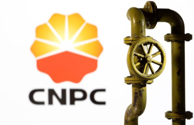 Un gazoduc imprimé en 3D devant le logo de CNPC (China National Petroleum Corporation)