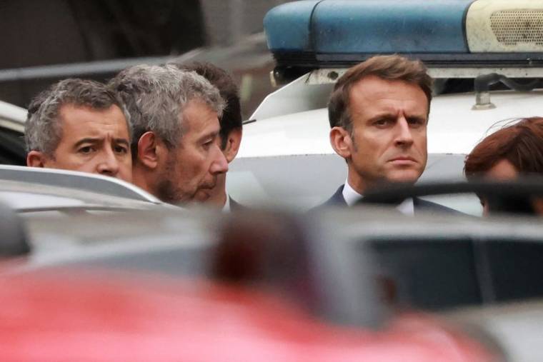 Le président français Emmanuel Macron au lycée Gambetta-Carnot d'Arras, en France