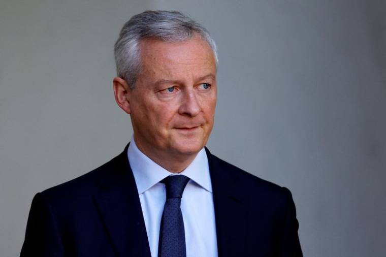 Le ministre français de l'Economie et des Finances Bruno Le Maire quitte l'Elysée après une réunion du gouvernement