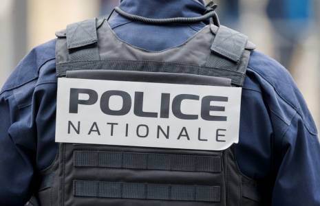 Un policier français à Bordeaux