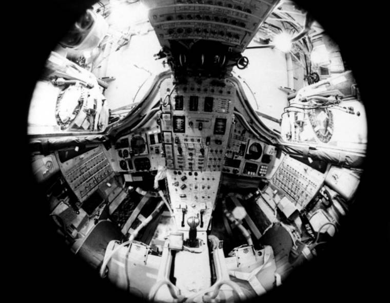 L'intérieur de la capsule de la mission Gemini VII, sur une image publiée par la Nasa en 1965 ( NASA / Handout )