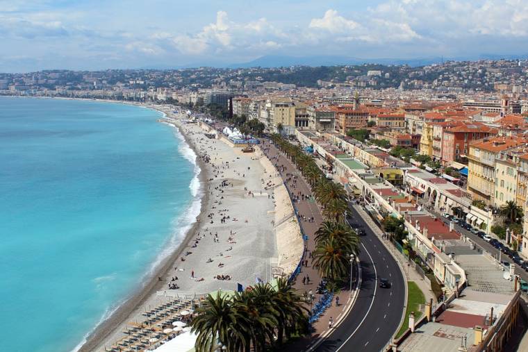 Les quartiers offrant une vue imprenable sur la Méditerranée et ceux bordant la Promenade des Anglais sont évidemment les plus chers. (illustration) (Pixabay / Prosag-Media)