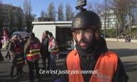 Paris: des livreurs Uber Eats manifestent après un appel à la grève nationale