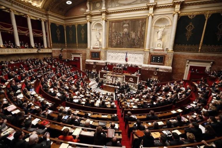 L'ASSEMBLÉE VOTE DES TEXTES POUR MORALISER LA POLITIQUE
