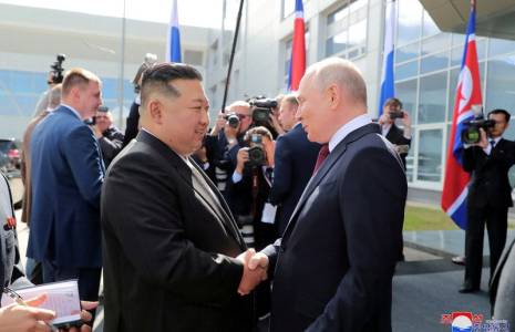 Kim Jong-un et Vladimir Poutine lors de leur rencontre en Russie