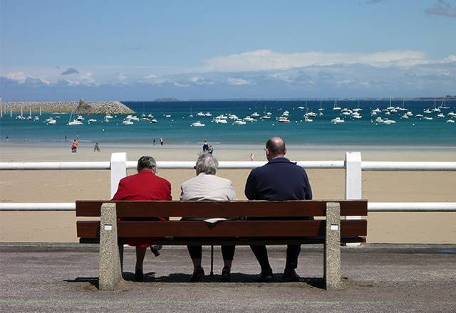 les retraités sont cinq fois plus nombreux qu'il y a cinquante ans ( crédit : adobe stock)
