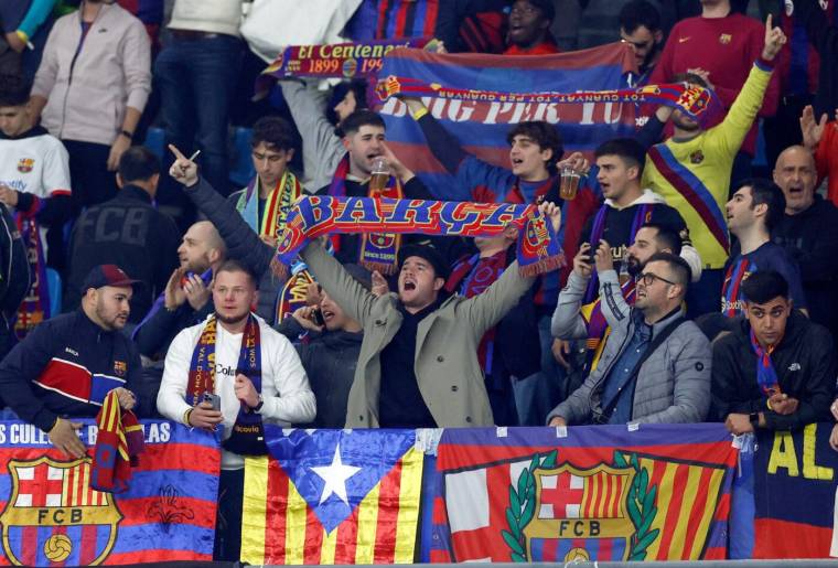 L’UEFA sanctionne le Barça pour le comportement raciste de ses supporters au Parc des Princes