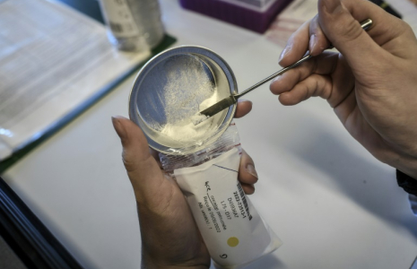 Plus d'un million de personnes ont consommé de la cocaïne au moins une fois dans l'année en France en 2023 ( AFP / STEPHANE DE SAKUTIN )