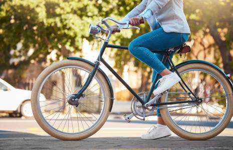 Opter pour un vélo de seconde main permet de faire des économies. ( crédit photo : Getty Images )