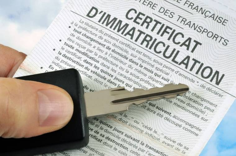 certificat d'immatriculation ou ancienne carte grise du propriétaire