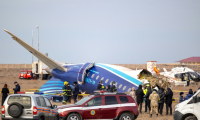 Le site du crash d'un avion de ligne d'Azerbaijan Airlines près de la ville d'Aktau, le 25 décembre 2024 dans l'ouest du Kazakhstan ( AFP / Issa Tazhenbayev )