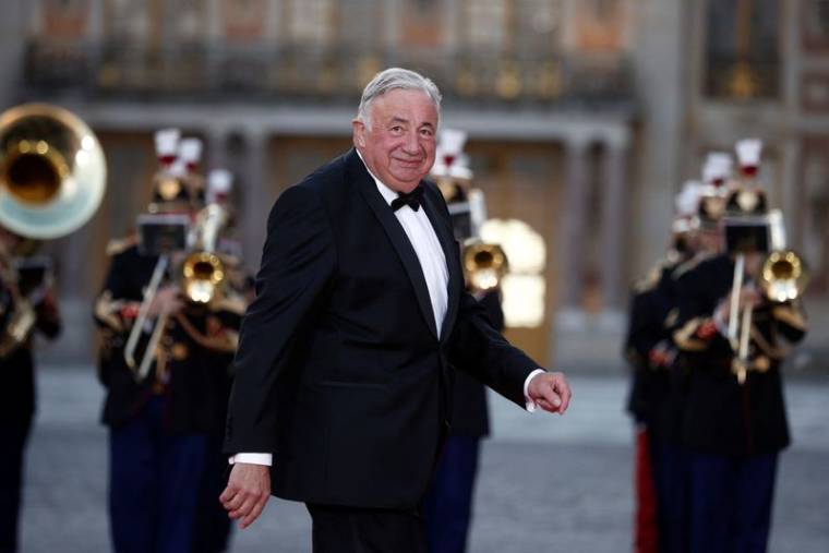 Le président du Sénat Gérard Larcher arrive pour assister à un dîner d'État en l'honneur du roi Charles et de la reine Camilla au château de Versailles