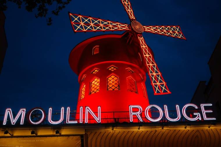 Le Moulin Rouge à Paris, le 13 octobre 2023 ( AFP / Dimitar DILKOFF )